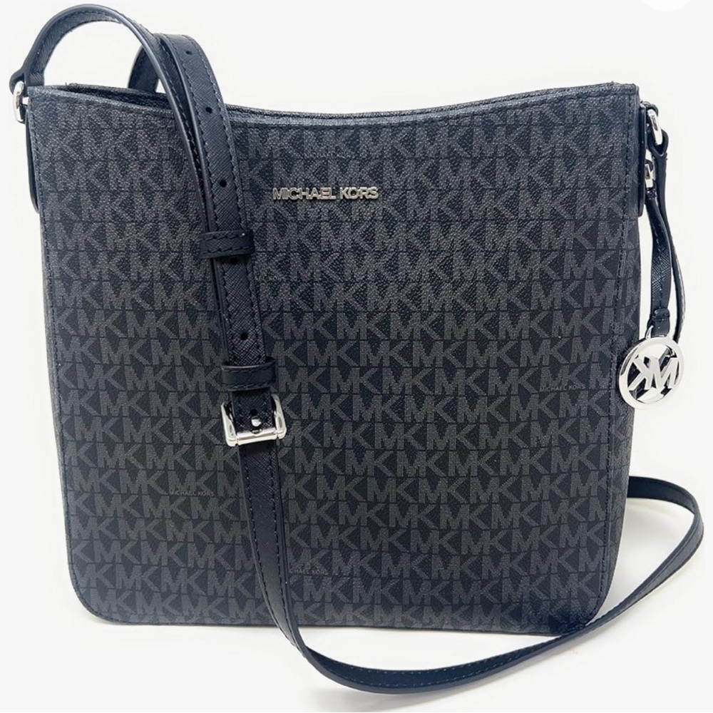 ⭐️⭐️NWOT ⭐️⭐️Michael Kors Messenger Crossbody Bag Black Jet